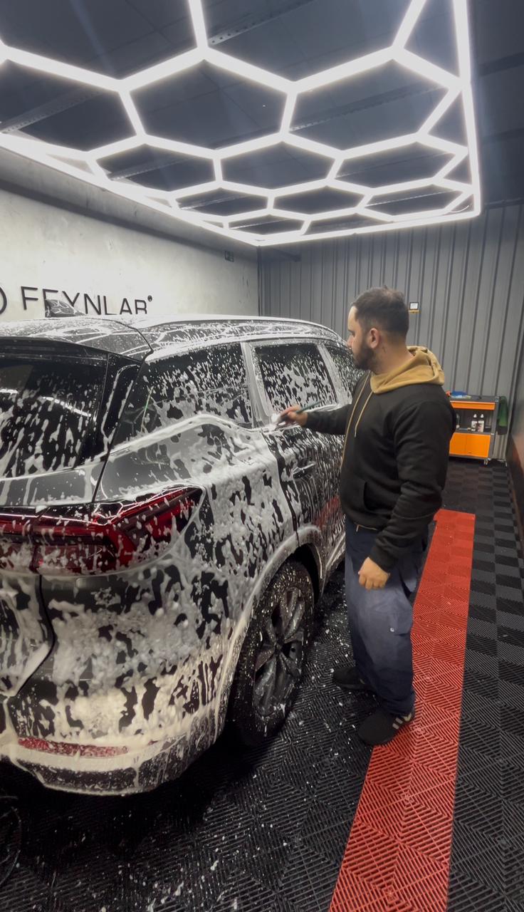 Lavagem Premium – Cuidado técnico e detalhado para o seu carro
